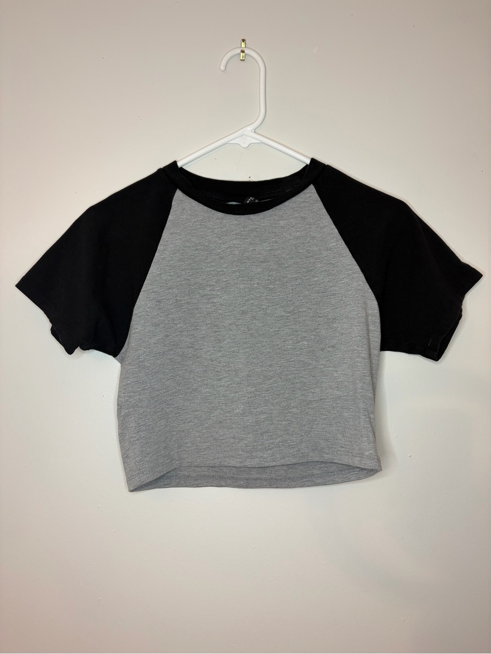 ASOS DESIGN Petite Cropped Raglan Tee Gray Black Size 8